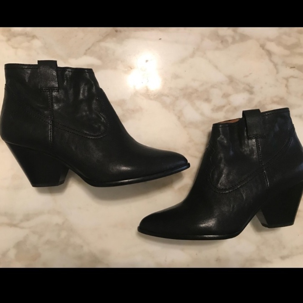 Frye Reina black booties